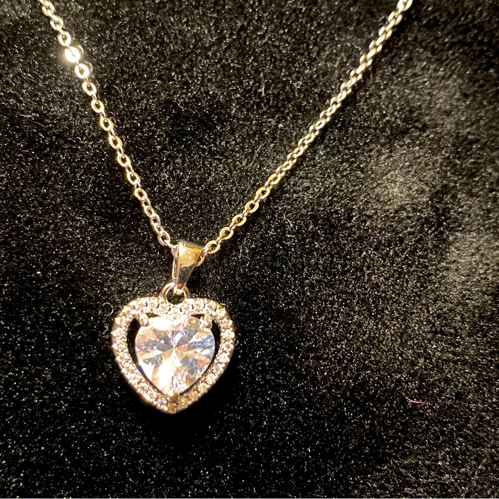 18K Silver Halo Heart necklace
